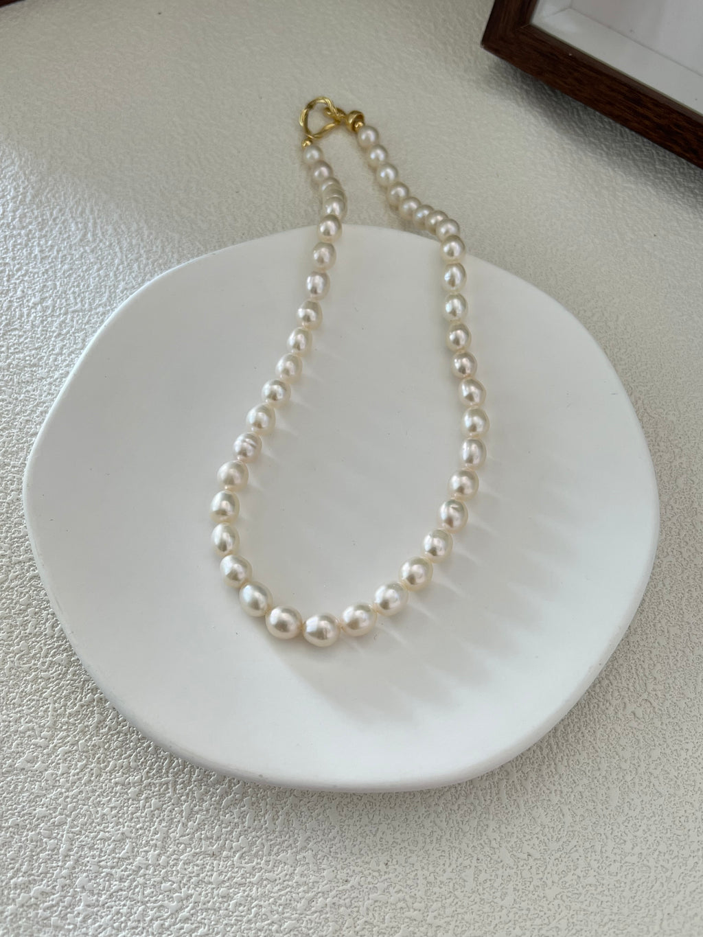 Aura Classic Pearl Necklace
