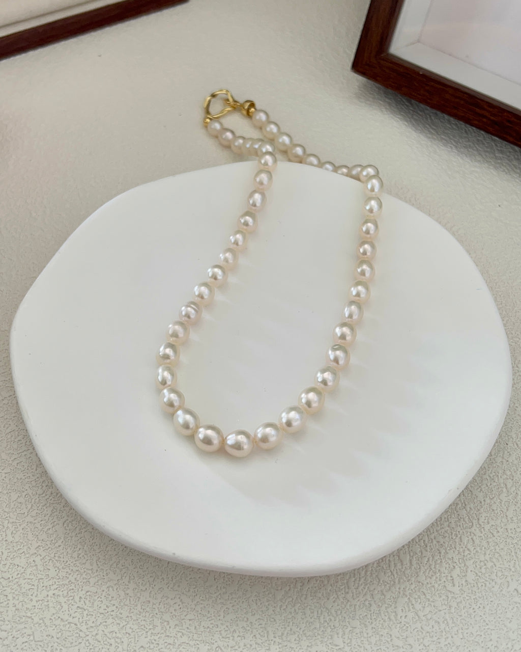 Aura Classic Pearl Necklace