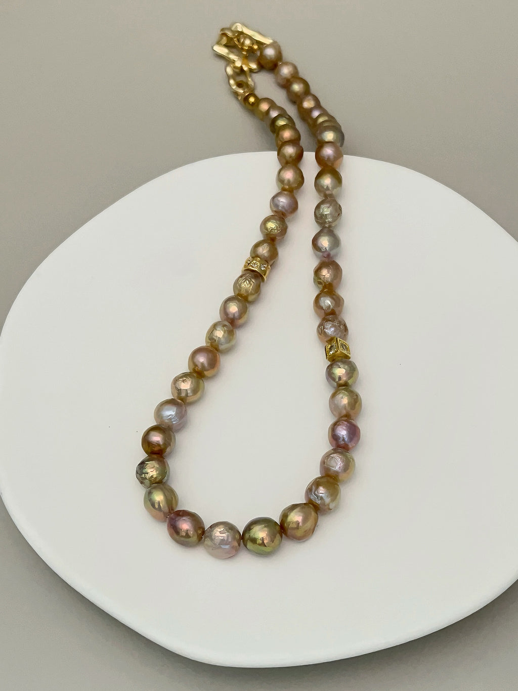 Avocado Ripple Pearl Necklace