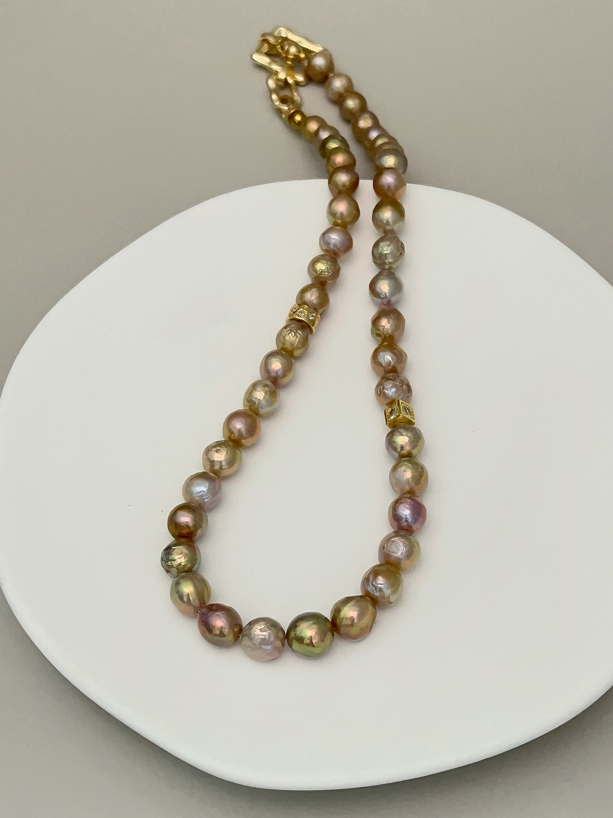 Avocado Ripple Pearl Necklace