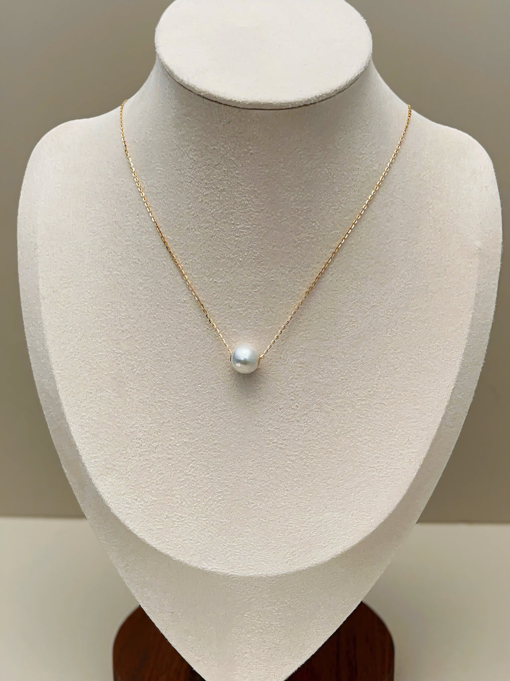 Floating Pearl Necklace